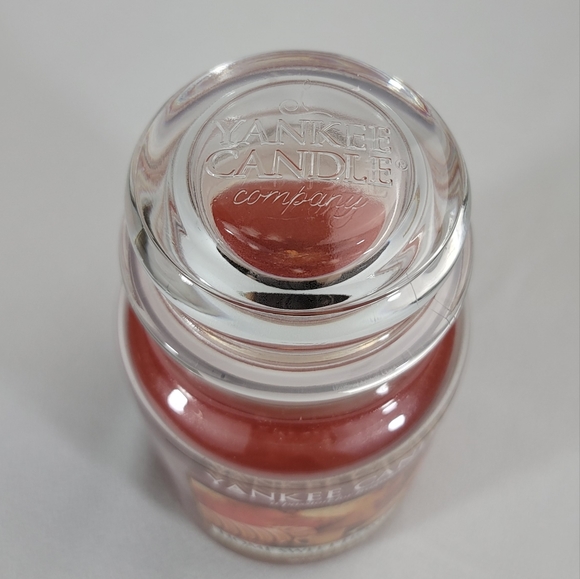Yankee Candle HOME SWEET HOME One-Wick Jar Candle 22 Oz - Picture 2 of 8